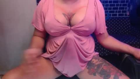  i am trixie im Your Selfsucking Mistress  online show from December 22, 3:22 am