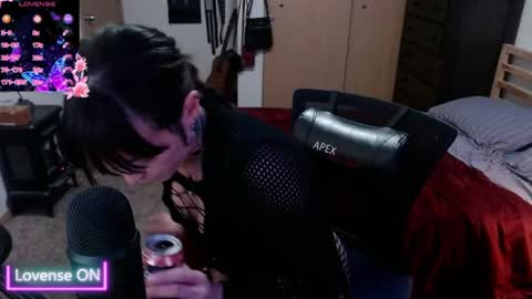 3KryKat3 online show from April 13, 1:53 am