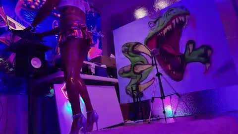 GlitterBox online show from January 4, 9:43 am