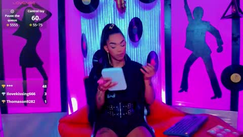 Nicky  Please help me with your thumbs up its importan online show from February 24, 8:24 pm