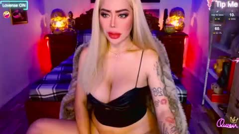 Hi my name is selinaim glad to meet everyone here  online show from June 27, 6:40 am