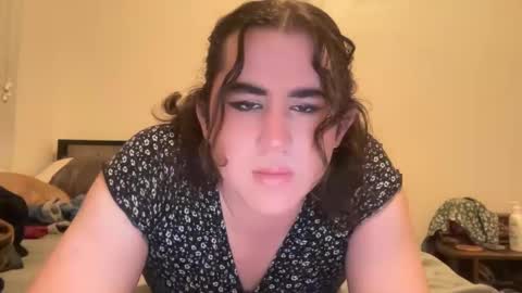 sluttyemmie online show from December 18, 6:21 am