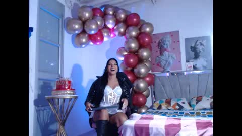 aisha299 online show from October 29, 4:43 am