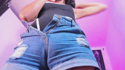 Alahia Rodriguez online show from September 26, 9:01 pm