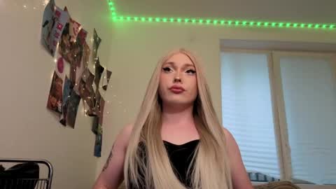 ALENA  INDEPENDENT MODEL online show from May 28, 6:11 am