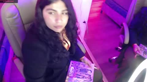Alex  online show from May 5, 3:40 pm