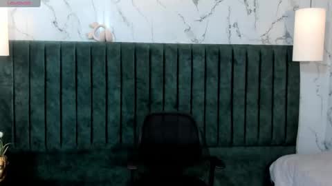 alexa_vandercloude online show from January 31, 10:10 pm