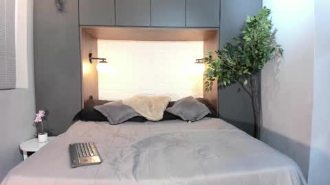 alexa_vandercloude online show from March 12, 12:15 pm