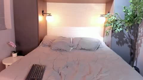alexa_vandercloude online show from September 12, 1:51 pm