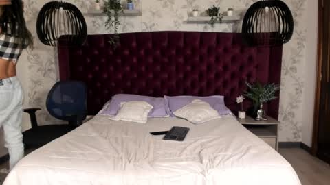 alexa_vandercloude online show from September 16, 1:04 pm