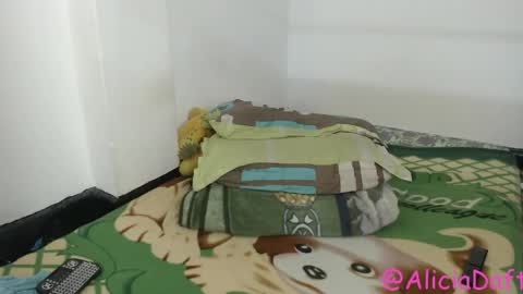 Alicia Aldara online show from April 11, 6:30 am