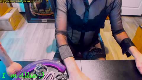 Allie online show from January 5, 2:52 pm