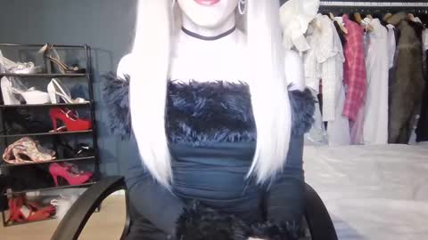 Amalie online show from December 12, 9:48 pm