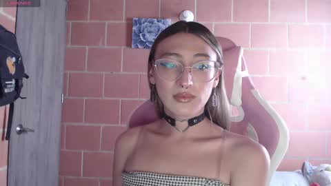 Snapshot of andrea_camila chatting on October 1, 3:34 pm Andrea  online show from October 1, 3:34 pm