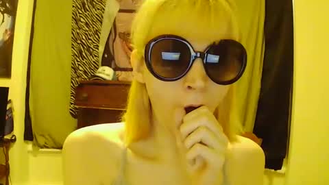 andrea online show from December 22, 11:53 pm