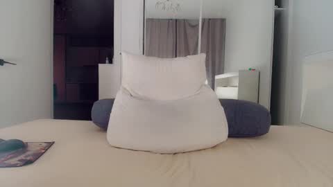 Angel boys online show from November 7, 12:05 pm