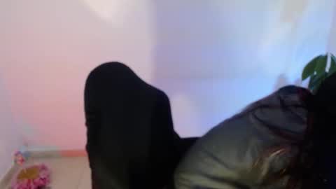 angele online show from October 1, 7:47 pm