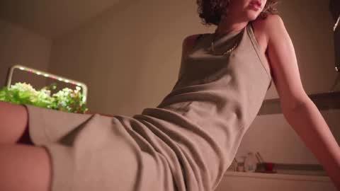 Anise online show from January 4, 7:23 pm