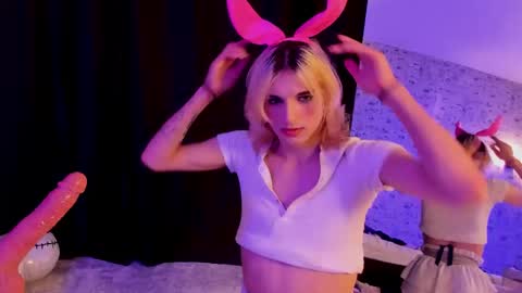 Angel online show from November 6, 7:03 pm