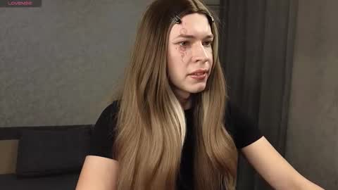 Anna online show from February 8, 6:14 pm