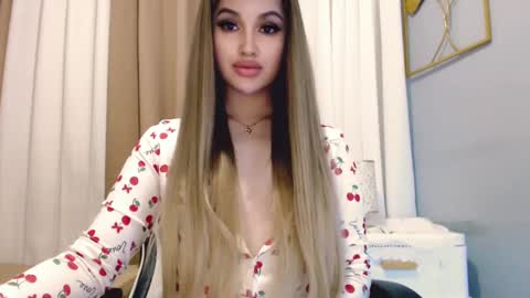 sue online show from December 5, 5:12 pm