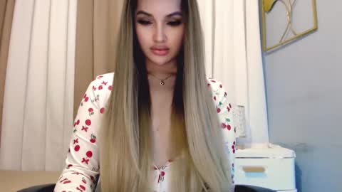 sue online show from December 6, 6:11 pm