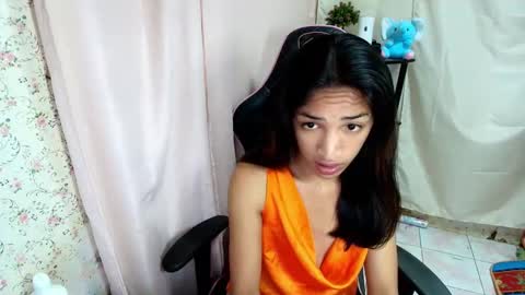 annebisyosa_angela online show from January 5, 8:45 pm