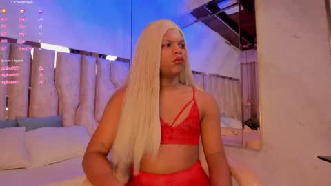 ariana_grande233 online show from February 12, 12:00 pm