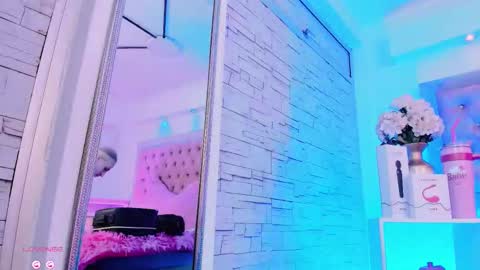 Ari  online show from January 14, 1:20 pm