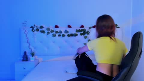 Aron cruz  online show from January 13, 1:39 pm