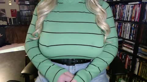 Aspen Vale online show from October 29, 11:14 pm