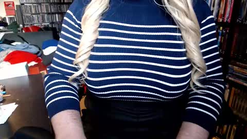 Aspen Vale online show from February 23, 10:02 pm