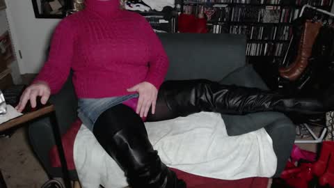 Aspen Vale online show from March 31, 9:28 pm