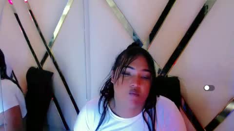 Snapshot of aurorarossx chatting on October 20, 8:12 pm Aurora online show from October 20, 8:12 pm