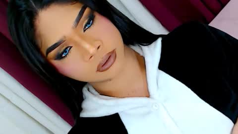 Ava online show from October 24, 9:47 am