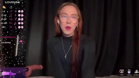 avril_pearly_ online show from November 29, 3:25 pm