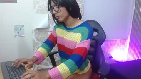 axel1_tay online show from April 13, 3:32 am