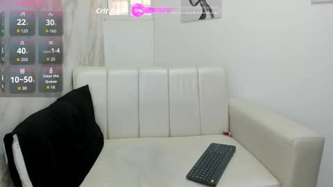 AXEL  online show from September 17, 6:13 pm