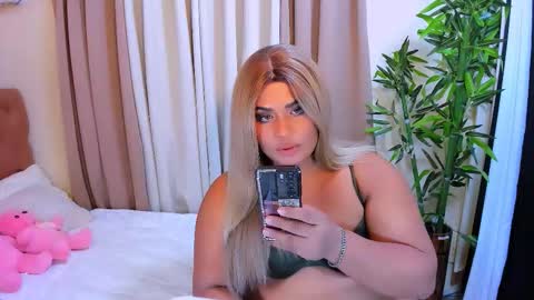 AYESHA online show from February 22, 7:16 pm