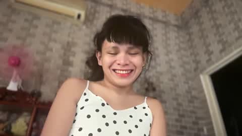 aymkyline online show from April 19, 1:06 am