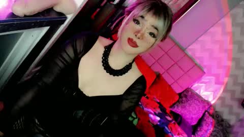 MISTRESS DOMME online show from April 11, 7:56 am