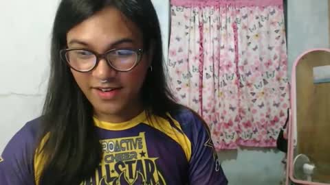 Ellez online show from March 20, 7:04 pm