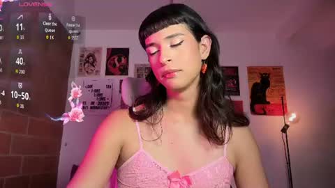Bella Bloom ts online show from August 6, 2:18 am