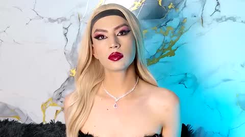 briana_white online show from May 14, 3:32 pm