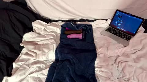 buttplayboi online show from February 24, 6:28 am