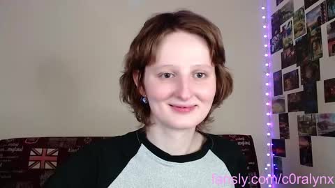 Snapshot of c0ralynx chatting on February 19, 3:17 am C0ralynx online show from February 19, 3:17 am
