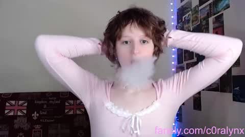 Snapshot of c0ralynx chatting on February 22, 11:02 am C0ralynx online show from February 22, 11:02 am