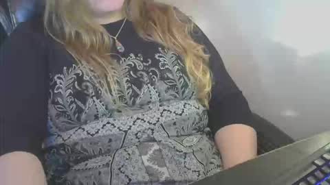 Calie online show from May 10, 9:31 pm