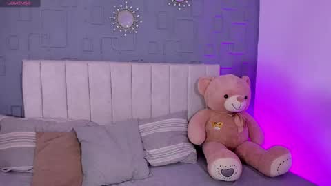 Snapshot of call_me_nora chatting on October 5, 4:24 am NORA online show from October 5, 4:24 am