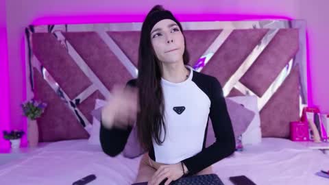candyluxury_ online show from May 18, 12:11 pm